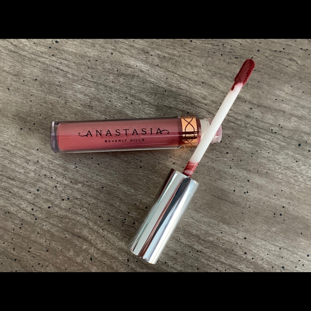 Anastasia Beverly Hills Liquid Lipstick in Poet